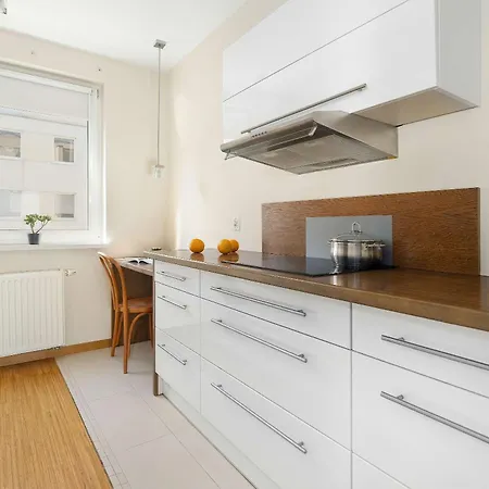 Functional & Modern With Parking And Balcony By Renters